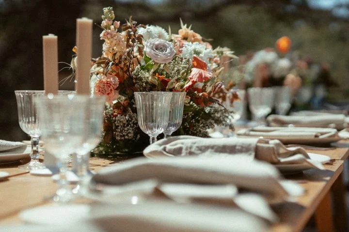 Decoración del salón de boda y banquete