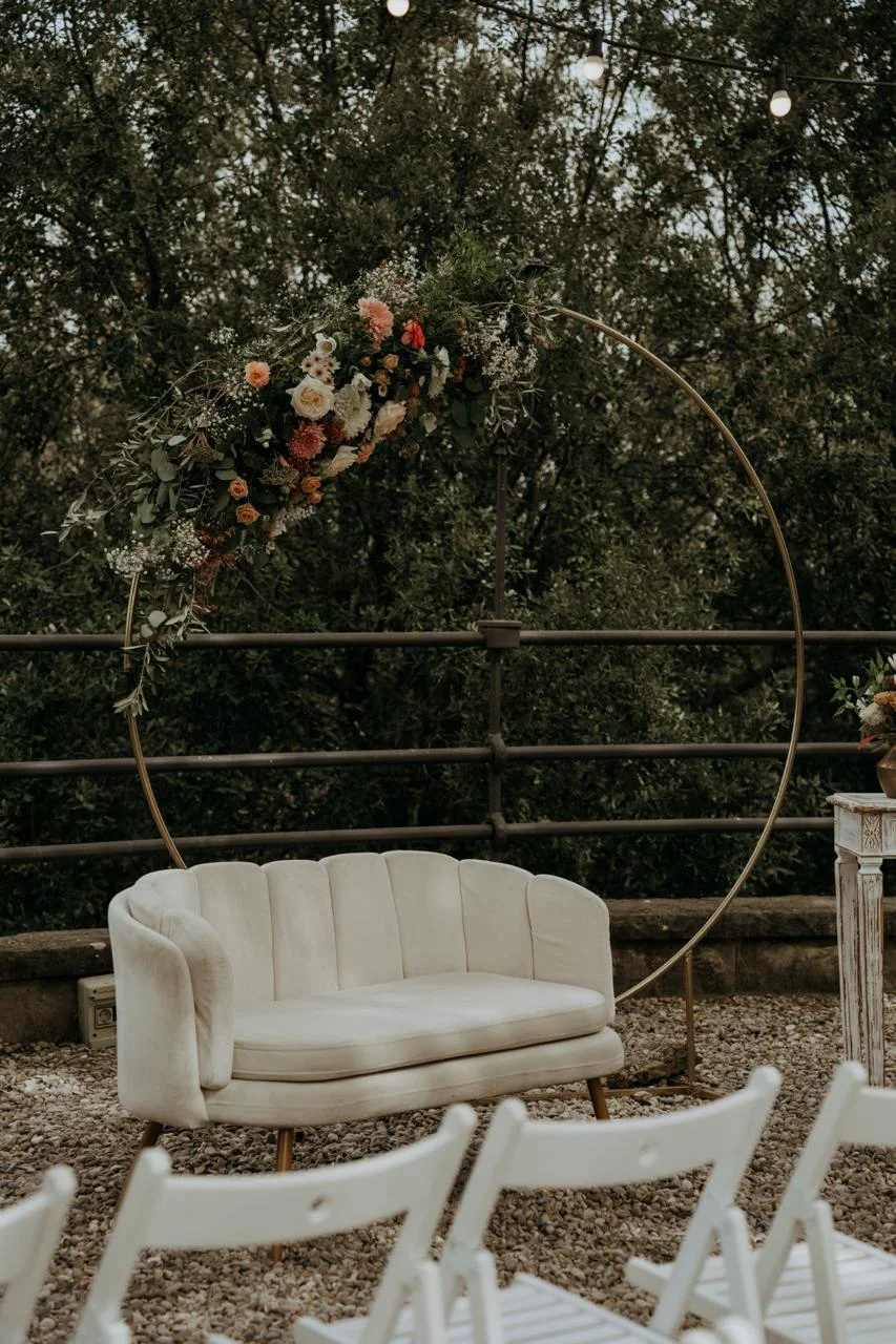 Arreglo floral para boda exterior