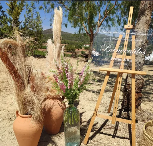 Decoracion floral de boda en jardin