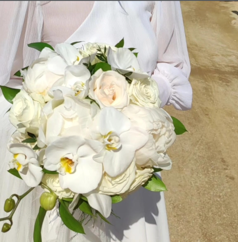 Ramos adaptados a diferentes estilos de boda, con una variedad de flores y colores que reflejan la personalidad de los novios